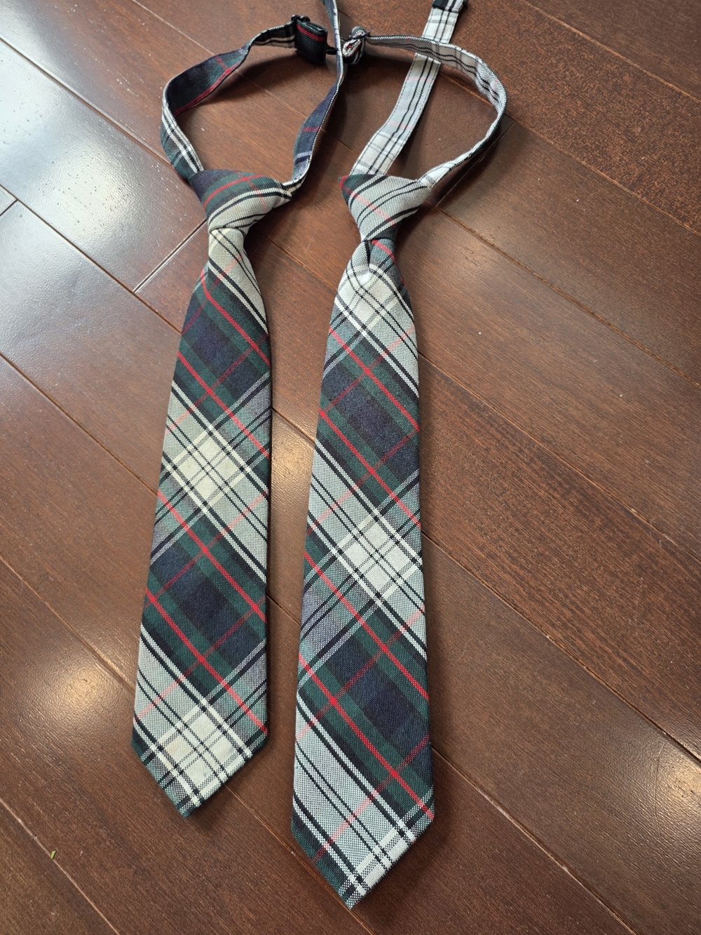 Kids Plaid Pre-Tied School Ties - Green/Red/White